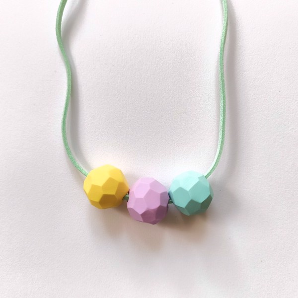 Picture of Marshmallow Necklace 'Builder'